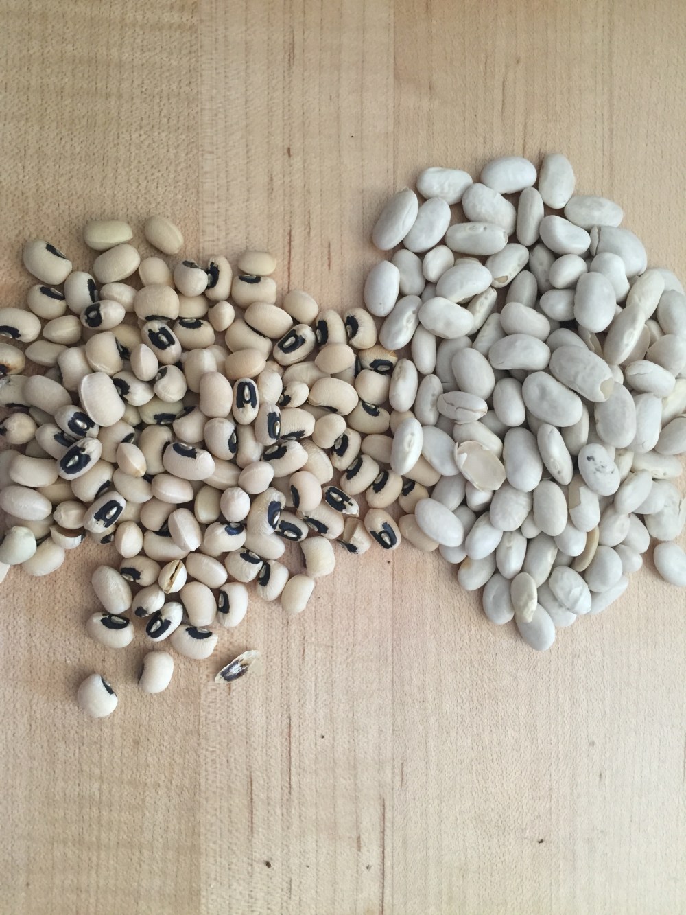 Black eyed peas Vs. White beans